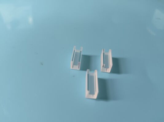 10x5x4mm Rectangular Groove Quartz Base Precision Milled Slot For Optical Component Positioning